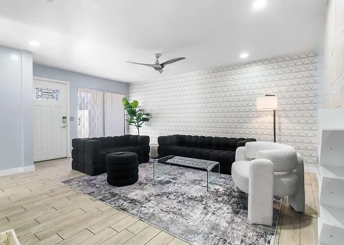 Private Bath Walk To Asu & Mill Apartment Tempe